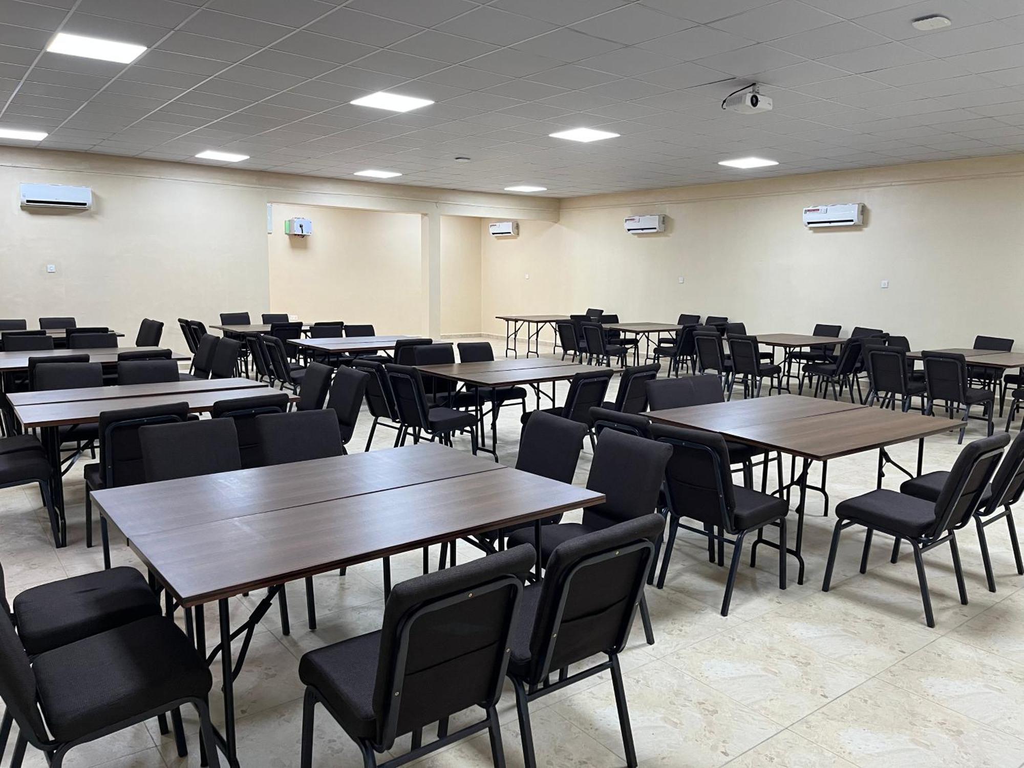 Adis Hotels Prime Ibadan Extérieur photo