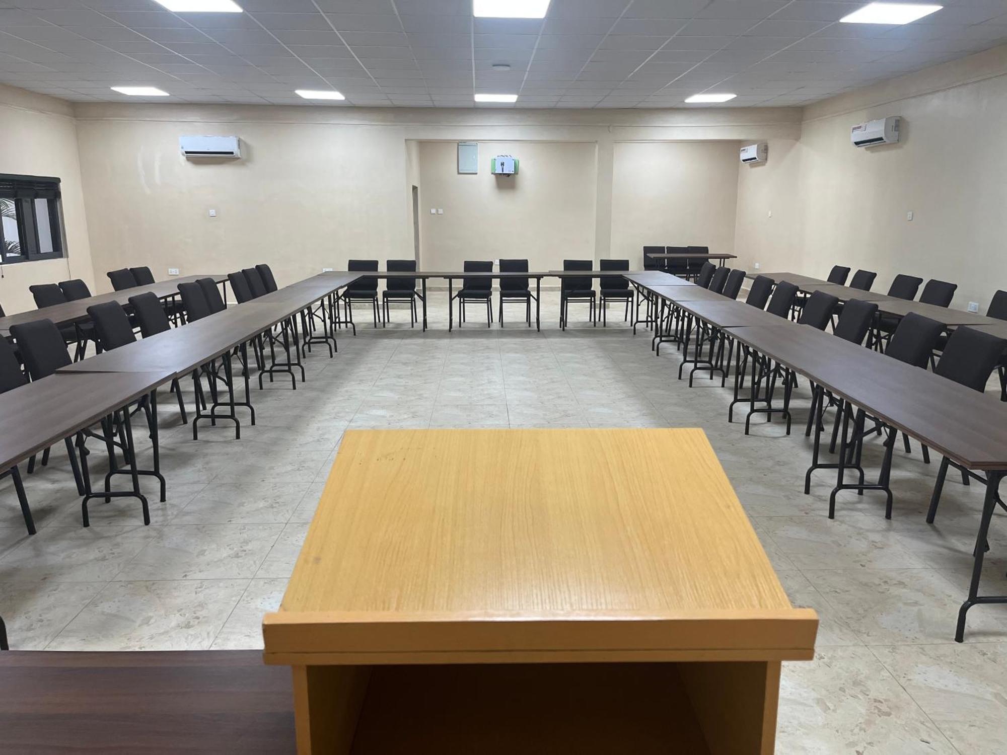 Adis Hotels Prime Ibadan Extérieur photo