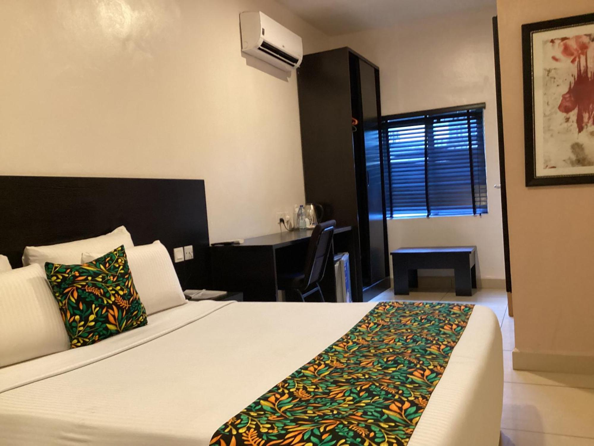 Adis Hotels Prime Ibadan Extérieur photo